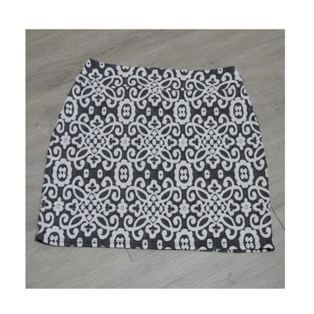 Laura Hlavac Gray & White Textured Mini Skirt Size Medium Corp Core
